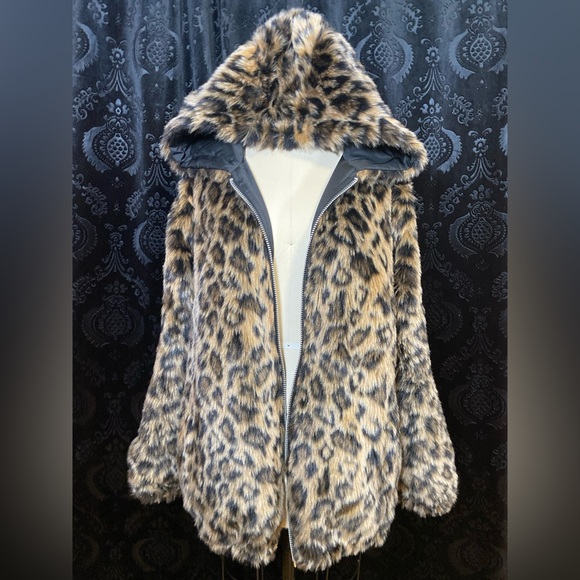 Reversible Women's Black Jacket with Leopard Print Faux Fur - Picture 3 of 3
